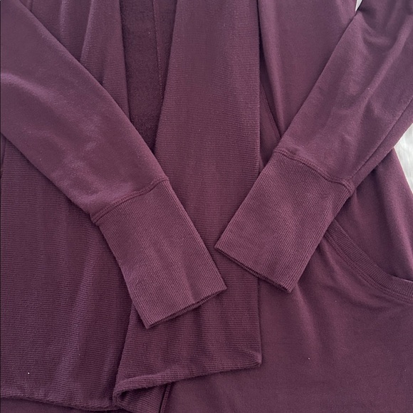 Athleta Cozy Soft Pranayama Wrap Light Cabernet Womens Size Medium‎ - Picture 3 of 12